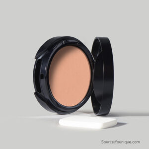 Fond de teint en poudre compacte + YOUNIQUE TOUCH